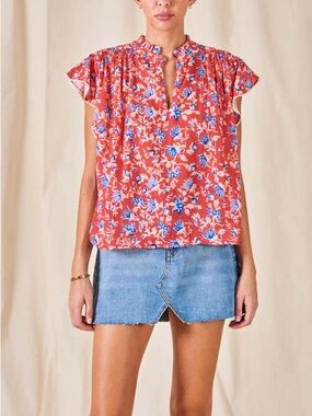 M.A.B.E. Ria‎ Flutter Sleeve Floral Blouse